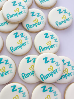 Konferencja na zamówienie – ręcznie dekorowane ciasteczka pierniki firmowe Hula Ciacho