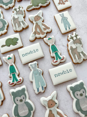 Kalendarz adwentowy firmowy na zamówienie – ręcznie dekorowane pierniki firmowe Hula Ciacho