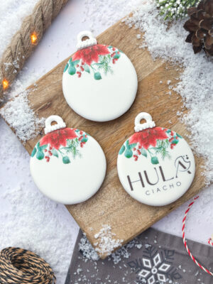 Piernik w kształcie bombki z logo firmy – świąteczny upominek reklamowy